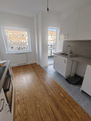 Helle, sanierte 3-Zimmer-Wohnung in Winterhude mit Balkon