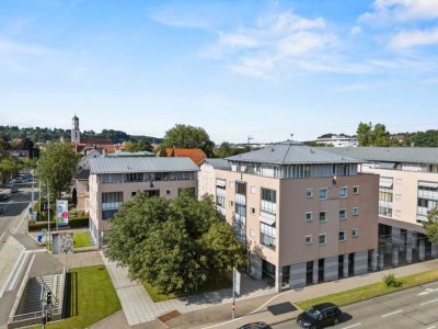 Aufzugsversorgte 2,5-Zimmer-Penthousewohnung mit TG-Stellplatz in zentraler Lage