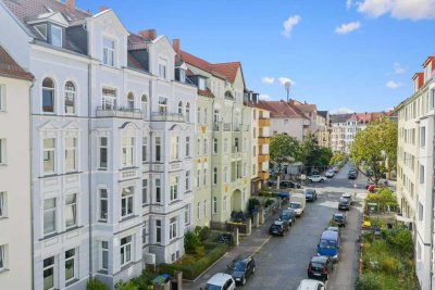 Stilvoll wohnen im Herzen der List – Eigentumswohnung mit Altbauflair, Kamin und Balkon