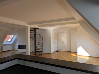 Über den Dächern von Stuttgart - Maisonettewohnung mit Traum-Panorama und Dachterrasse