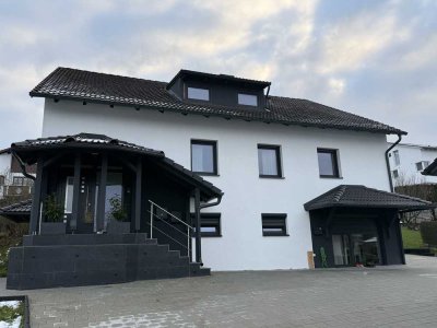 Wunderschöne ETW mit Privatgarten und Garage in Stadtnähe