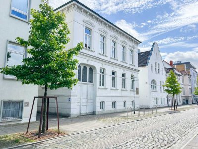 DESIGN-APARTMENT im Dachgeschoss – möbliert & sofort frei!