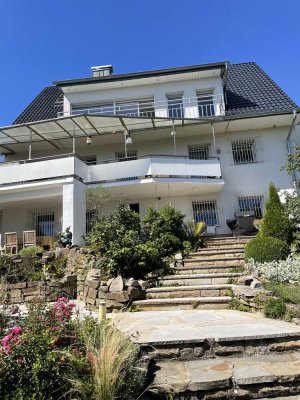 Lichtdurchflutete Maisonette mit Fernblick & Einbauküche am Sommerberg