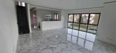 gehobene 4-Zi Maisonette Wohnung mit EBK in Berlin Heiligensee