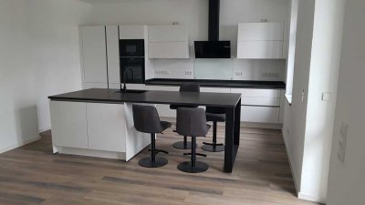Erstbezug: Moderne, energieeffiziente Wohnung mit EBK & FBH, Große Terrasse