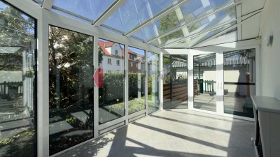 Raumwunder mit Wintergarten, Kamin und Sauna