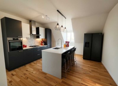 EXKLUSIVE 4-ZIMMER WOHNUNG MIT PV & WÄRMEPUMPE – STILVOLL WOHNEN IN WEILIMDORF