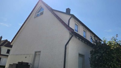 ++ Klein und Schmuck  im Dachgeschoss - Ideal für den Pendler/Single/Rentner ++ nur 1 Pers. NR,