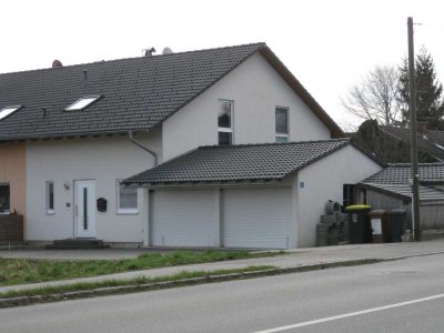Preiswerte, sanierte 4-Zimmer-Doppelhaushälfte in Aying