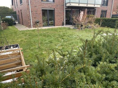 Schicke Erdgeschosswohnung mit Terrasse, Garten und Stellplatz