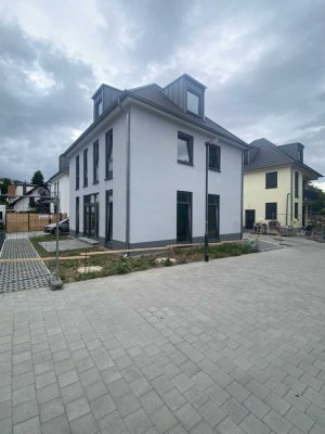 Einfamilienhaus Neubau Erstbezug und provisionsfrei in Frankfurt Bergen Enkheim
