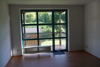Exklusive, gepflegte 3-Raum-Hochparterre-Wohnung mit Balkon in Erfstadt
