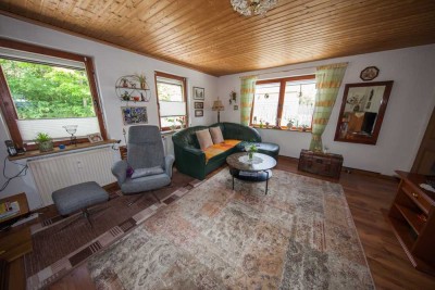 Sehr gepflegte 3-Zimmer Mietwohnung, umfangreich saniert inkl. EBK! Zentrumsnah!