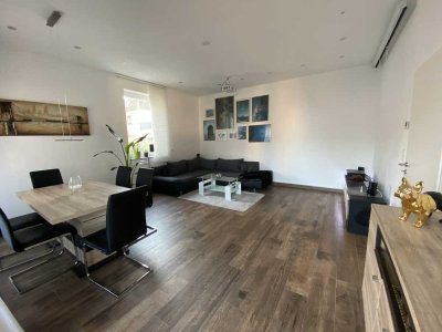 Geschmackvolle, neuwertige 3,5-Zimmer-Erdgeschosswohnung mit geh. Innenausstattung mit EBK