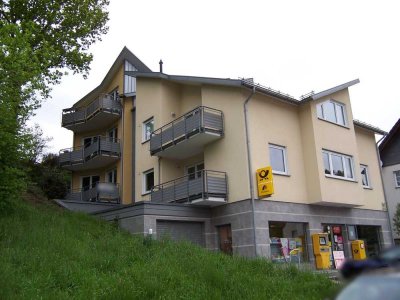Zentrale und moderne Dachwohnung, 74 qm in 51597 Morsbach/Sieg
