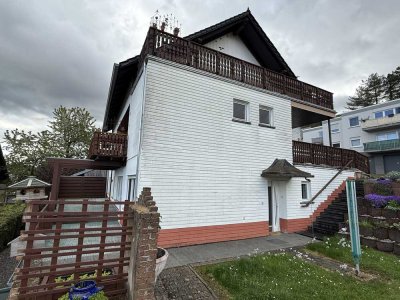 Attraktive 3,5-Zimmer-Souterrain-Wohnung mit Terrasse und EBK in Wasserliesch