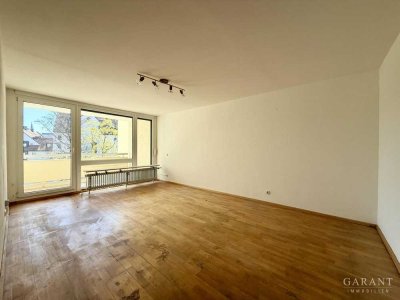 Zentral gelegen mit Potenzial - 2 Zimmer-Wohnung mit Südbalkon