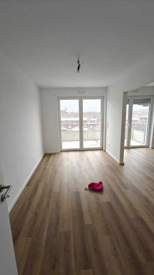 Neubau: 4ZKB hell, Zentral und mit Balkon