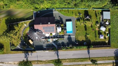 Gepflegtes Einfamilienhaus mit Photovoltaik, neue Wärmepumpe, Salzwasserpool, gr. Grundstück