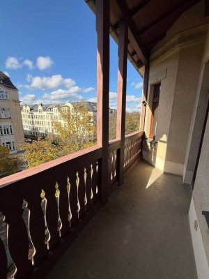 ***  Kompakte Kaßberg 2-Zimmer mit Balkon, Aufzug, Parkett und EBK ***