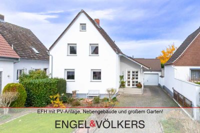 Viel Potential: EFH mit PV-Anlage, Nebengebäude und großem Garten!