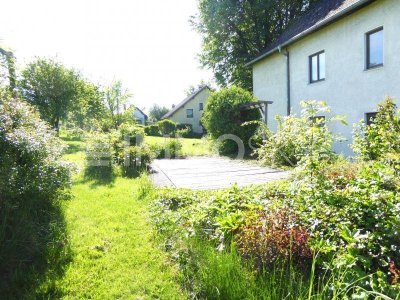 ZWEI WOHNEINHEITEN - 950 M² GRUNDSTÜCK - ZWEI GARAGEN