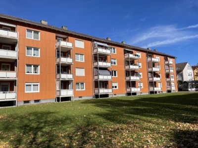 Solide Kapitalanlage: Gepflegte, langfristig vermietete 3-Zimmer-Wohnung mit Balkon