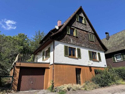 Handwerker aufgepasst!
Einfamilienhaus mit viel Potenzial mit Garten und Garage in Alpirsbach