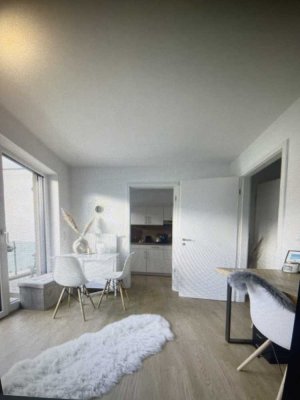 Exklusive, neuwertige 1-Zimmer-Wohnung mit Balkon und EBK in Marburg