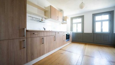 Sehr schöne Altbau-Wohnung im 1 OG 2,5 Zimmer ca. 68 qm
