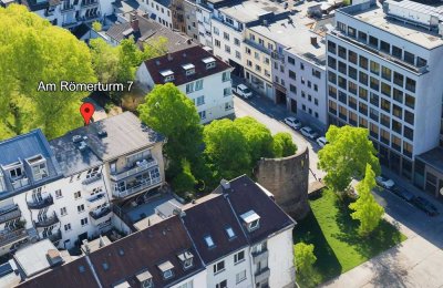 Mitten in der City, mitten im Grünen! Idyllische Terrassenwohnung - 4 Zimmer - modernisiert !