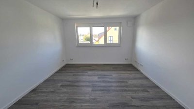 Erstbezug nach Kernsanierung: 3,5-Raum-Wohnung mit gehobener Ausstattung in Römerberg, Energieeffiz.