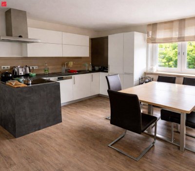 Modernisiertes Mehrfamilienhaus mit Büro und Whirlpool
