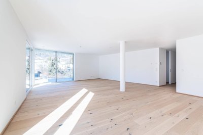 Traumhafte 2-Zimmer-Dachgeschosswohnung mit Terrasse und Dachgarten Top 25