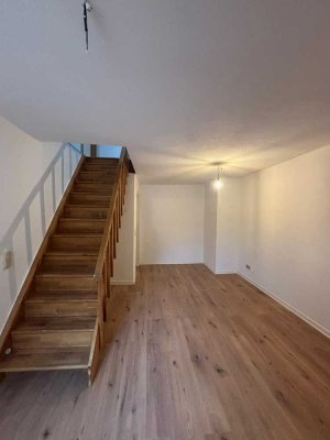 Frisch renovierte DG Wohnung in zentraler Lage mit viel Stauraum