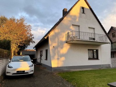 Renovierte Dachgeschosswohnung mit Balkon – ideal für Singles