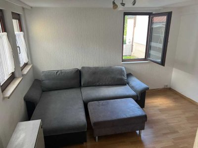 Möblierte 2-Raum-Wohnung mit Küche in Stuttgart-Zuffenhausen