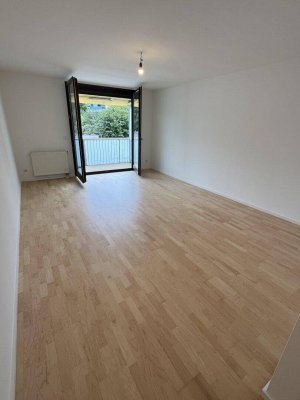Charmante Garconniere am Rottweg mit sonnigem Südbalkon und Fernsicht in zentraler Ruhelage Salzburgs