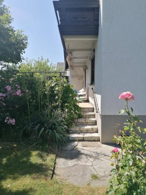 Erdgeschosswohnung mit Garten und Garage in Elixhausen
