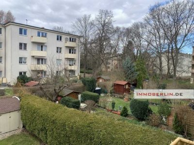 IMMOBERLIN.DE - Sympathische sanierungsbedürftige Wohnung mit Westbalkon in angenehmer Lage