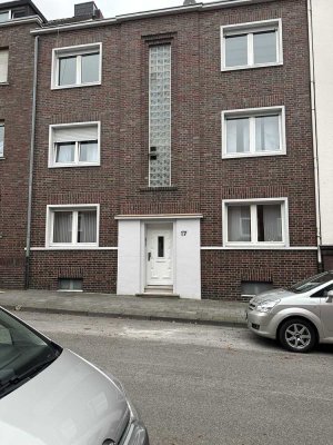 Gepflegte, helle 2 Zimmer-Wohnung mit Balkon in ruhiger und doch zentraler Lage...