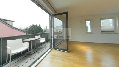 Neuwertig in Köln-Weiden: 2-Zi mit TG, EBK & Balkon — Bj. 2013