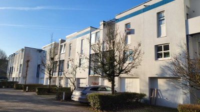 RMH mit Garage, 2 Balkonen, Garten und Terrasse