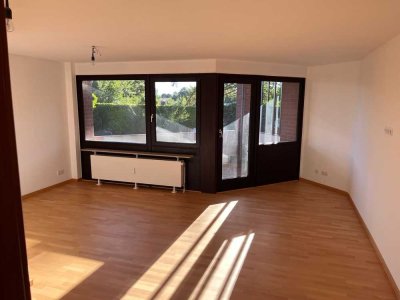 Schöne Wohnung mit gehobener Ausstattung und Blick ins Grüne in ruhiger Lage. Provisonsfrei!!