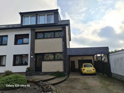 Zweifamilienhaus mit Garage in Wachtendonk