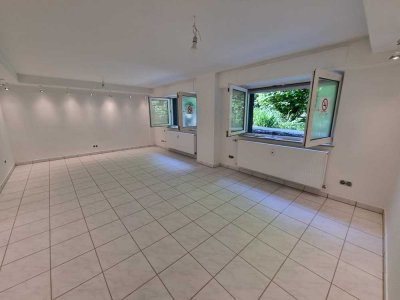 2-Zimmer Wohnung * XL-Wohnzimmer*4-Familienhaus*Ruhige Lage