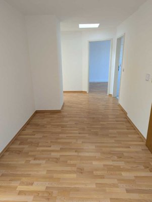 Helle 3-Raum-DG-Wohnung mit Balkon