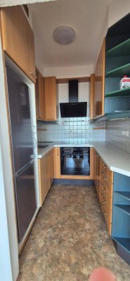 Helle, teilrenovierte 2-Zimmer-Wohnung mit Loggia, Lift und Parkplatz in Salzburg-Lehen