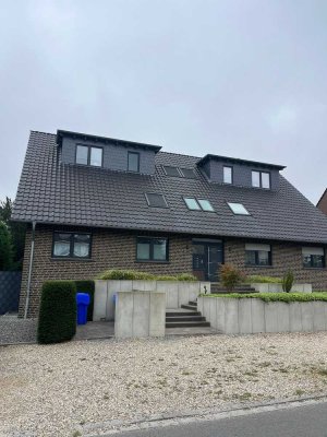 Luxuriöse 3-Zimmer Erdgeschosswohnung mit Balkon in Krefeld-Traar