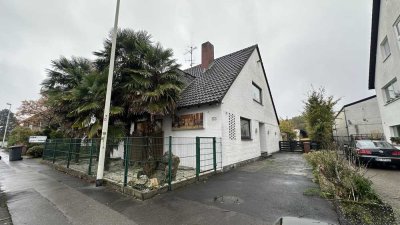 WOHNEN MIT WELLNESSFAKTOR: FREISTEHENDES EINFAMILIENHAUS MIT GARTEN, POOL UND SAUNA